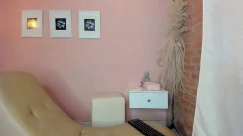 peach tyron online show from 20, 1, 2025