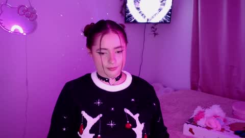 peacherry_ online show from 4, 12, 2024