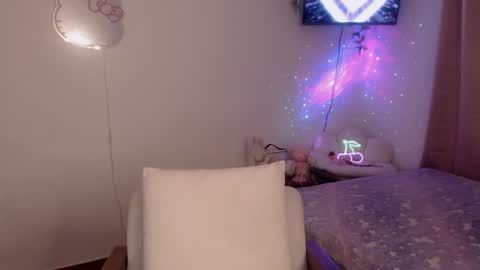 peacherry_ online show from 5, 2, 2025