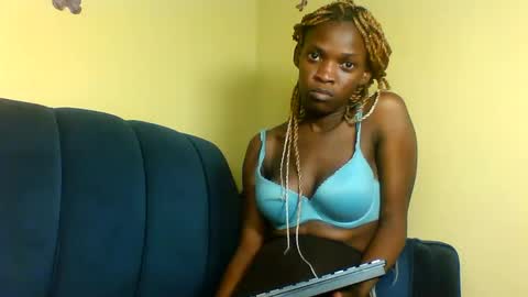 Snapshot of peachy_mummie chatting on 8, 9, 2025 peachie online show from 8, 9, 2025