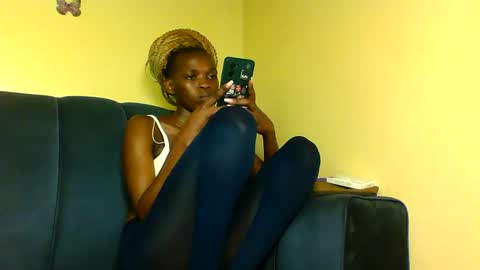 Snapshot of peachy_mummie chatting on 25, 9, 2025 peachie online show from 25, 9, 2025