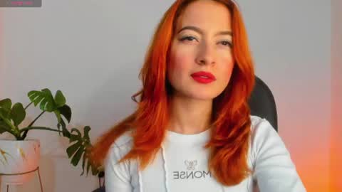 Snapshot of pear__moon chatting on 19, 6, 2026 LILLY online show from 19, 6, 2026