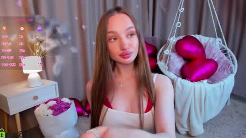 Snapshot of pearl_bloom chatting on 25, 2, 2026 Sex Leah online show from 25, 2, 2026