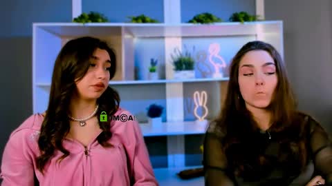 Snapshot of pearl_heart chatting on 25, 3, 2026 pearl heart online show from 25, 3, 2026