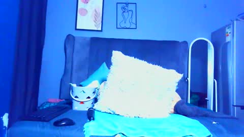 Snapshot of pearlblu38 chatting on 4, 2, 2026 Pearl online show from 4, 2, 2026