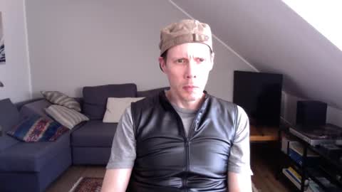 Arno online show from 9, 3, 2025