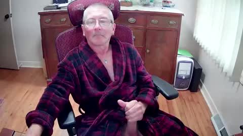 Snapshot of peepingmale chatting on 23, 5, 2026 peepingmale online show from 23, 5, 2026