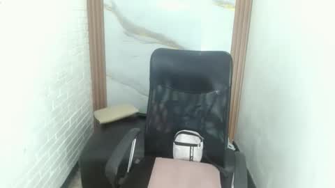 Penelopee Rouse online show from 13, 10, 2025