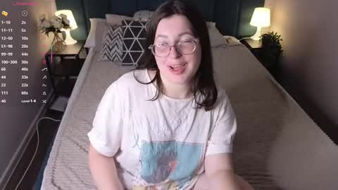 Hi  Im Peneloppa online show from 15, 10, 2025