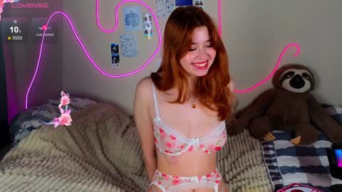 Snapshot of penny_staar chatting on 7, 2, 2025 Penny staar online show from 7, 2, 2025