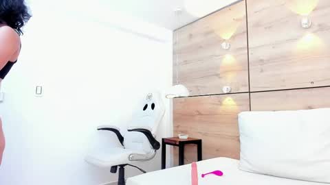 Snapshot of pennyy_lane chatting on 1, 2, 2025 PENNY online show from 1, 2, 2025