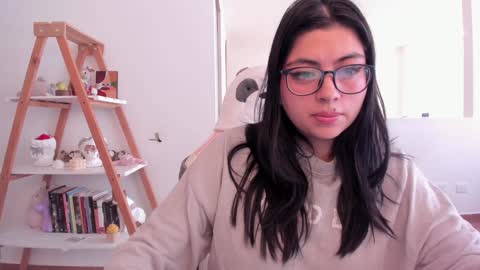 Snapshot of perfect__ana chatting on 4, 2, 2025 Sarah Ana Banana online show from 4, 2, 2025
