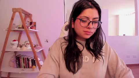 Snapshot of perfect__ana chatting on 4, 2, 2025 Sarah Ana Banana online show from 4, 2, 2025