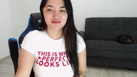 Snapshot of perfect_daisy chatting on 9, 9, 2025 Daisy online show from 9, 9, 2025