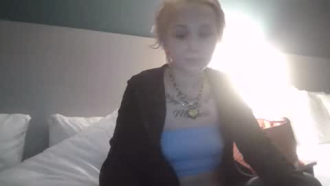 perfectly222peachy online show from 21, 12, 2025