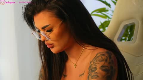 Dee online show from 8, 3, 2025