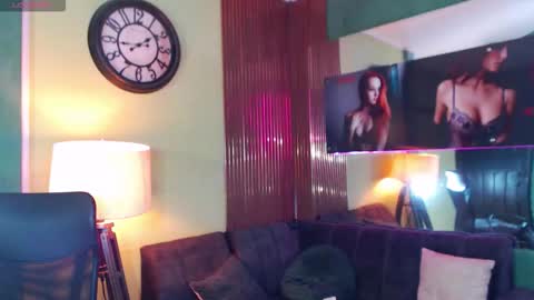 Perla online show from 4, 3, 2026