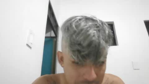 perrosumiso890007 online show from 4, 7, 2026