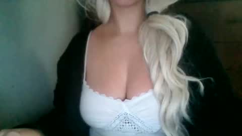 Snapshot of persephone12234 chatting on 18, 11, 2025 persephone12234 online show from 18, 11, 2025