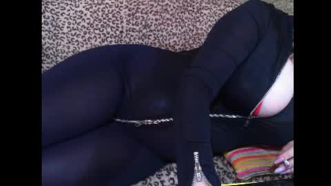 Snapshot of pervdomx chatting on 19, 10, 2025 Lady K online show from 19, 10, 2025