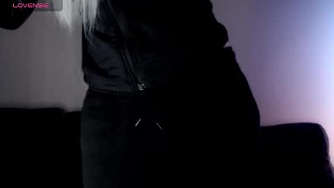 Isabella online show from 14, 11, 2025