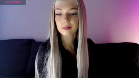 Isabella online show from 17, 12, 2025