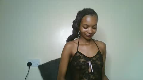 Snapshot of petal_palette chatting on 28, 5, 2026 Lolly online show from 28, 5, 2026