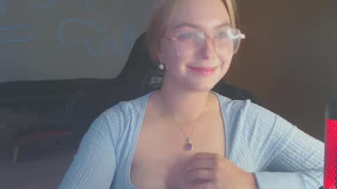 Snapshot of petalkiss chatting on 24, 9, 2025 petalkiss online show from 24, 9, 2025