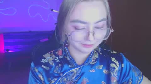 Snapshot of petalkiss chatting on 4, 10, 2025 petalkiss online show from 4, 10, 2025