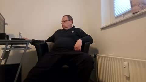 peter_03041976 online show from 9, 12, 2024