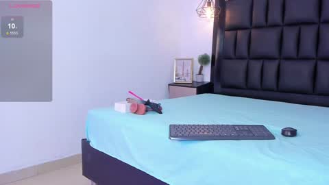 Snapshot of petite_esther chatting on 4, 2, 2025 Esther online show from 4, 2, 2025