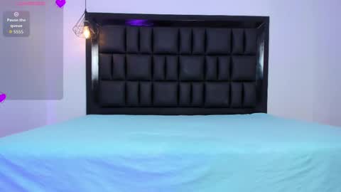 Snapshot of petite_esther chatting on 8, 10, 2025 Esther online show from 8, 10, 2025