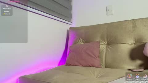 Snapshot of petite_marie_ chatting on 8, 3, 2026 petite_marie_ online show from 8, 3, 2026