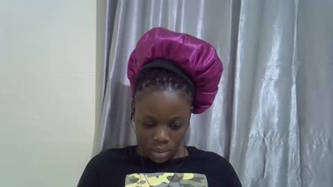 petite_melan online show from 19, 10, 2025