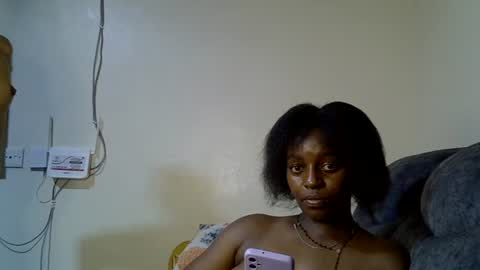 Snapshot of petite_melinda chatting on 14, 6, 2026 petite_melinda online show from 14, 6, 2026