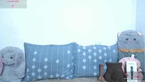 petite paola online show from 18, 4, 2026