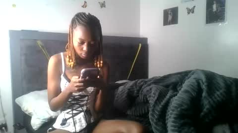 petite_queen69 online show from 8, 6, 2026