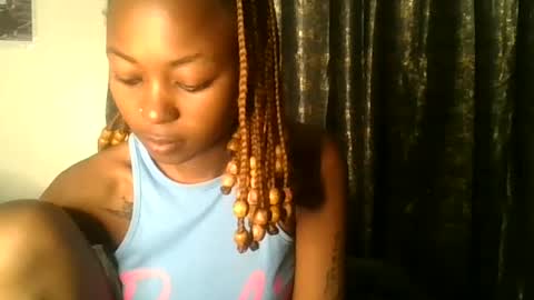 petite_queen69 online show from 23, 6, 2026