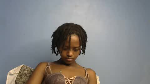 petite_star2 online show from 2, 2, 2026