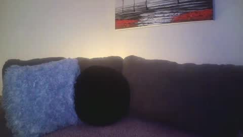 petite treat  online show from 6, 3, 2025