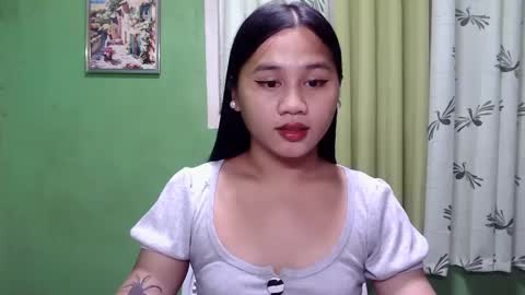 Snapshot of petite_trish chatting on 20, 1, 2025 trish online show from 20, 1, 2025