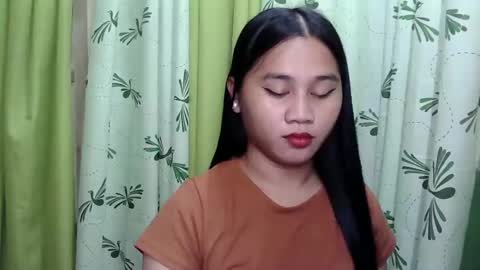 Snapshot of petite_trish chatting on 31, 1, 2025 trish online show from 31, 1, 2025