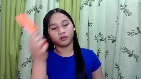 Snapshot of petite_trish chatting on 5, 2, 2025 trish online show from 5, 2, 2025