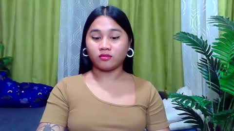Snapshot of petite_trish chatting on 19, 9, 2025 trish online show from 19, 9, 2025