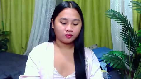 Snapshot of petite_trish chatting on 20, 9, 2025 trish online show from 20, 9, 2025