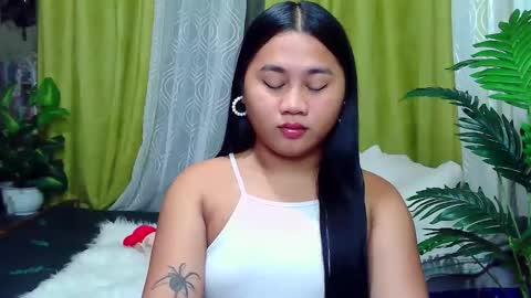 Snapshot of petite_trish chatting on 3, 10, 2025 trish online show from 3, 10, 2025