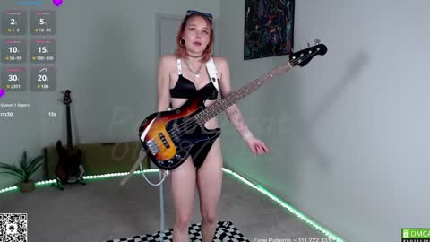 Snapshot of petitebrat chatting on 28, 1, 2025 PiperAvery online show from 28, 1, 2025