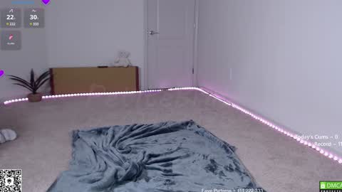 Snapshot of petitebrat chatting on 5, 2, 2025 PiperAvery online show from 5, 2, 2025