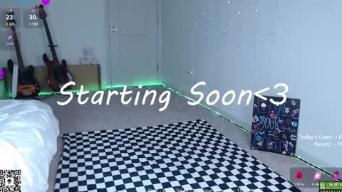 Snapshot of petitebrat chatting on 12, 3, 2025 PiperAvery online show from 12, 3, 2025