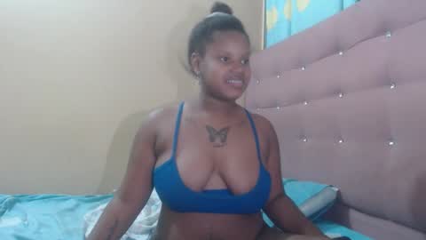 petitechocolatemommy online show from 5, 12, 2025